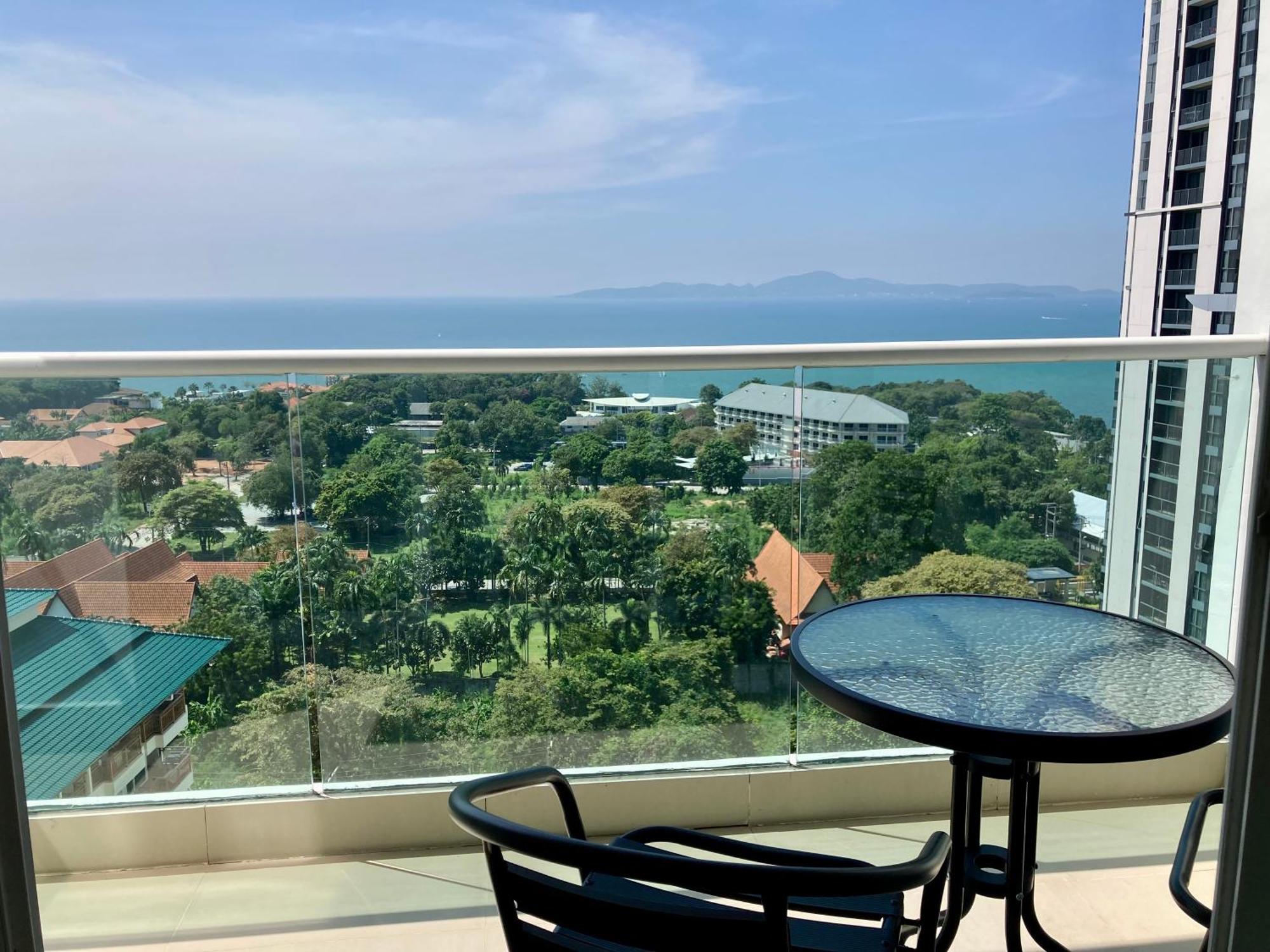 The View Cosy Beach By Pattaya Sunny Rentals Room photo